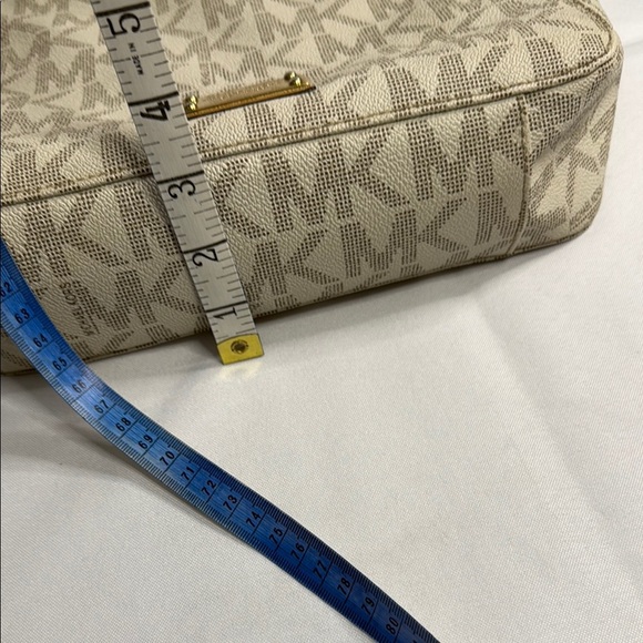 Michael Kors‎ Cream Crossbody Bag with Gold-Tone Accents - Picture 9 of 9